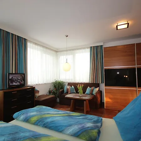 Schloss-weissenstein-strasse * Matrei in Osttirol