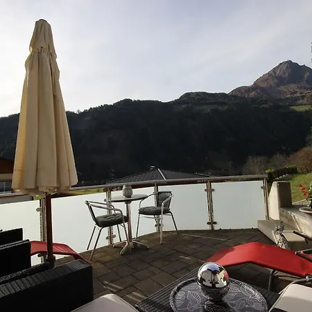 Apartment Schloß-weißenstein-straße Matrei in Osttirol