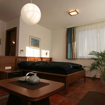 Апартаменты Schloss-weissenstein-strasse Матрай-ин-Осттироль