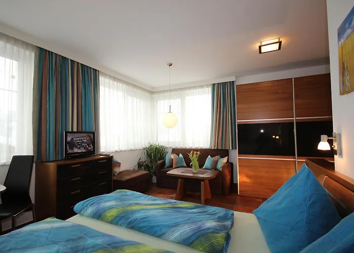 Schloss-weissenstein-strasse * Matrei in Osttirol