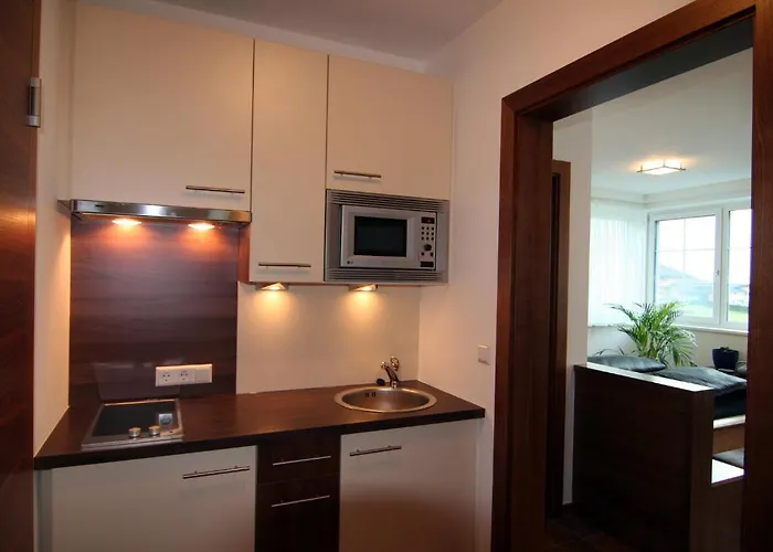 Schloss-weissenstein-strasse * Matrei in Osttirol